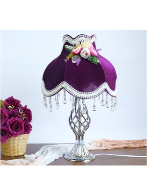 Mürdüm Kadife Kaplı Krom Kaplama Burgu Ayak Çiçek Dekorlu Abajur 50X30CM AB0066