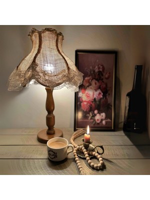 Açık Kahve Kanaviçe Abajur El Yapımı Klasik Model Ahşap Ayak KNVC002