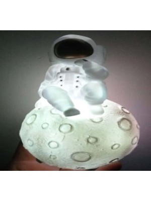 Ay Üstünde Düşünen Astronot Gece Lambası