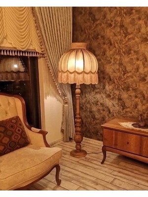 Bal Köpüğü Rengi Şapka ve Ahşap Ayak