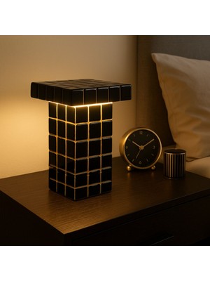 Siyah Gold Mozaik Cam Abajur | LED Işıklı Modern Komodin Lambası | El Yapımı Şık Masa Lambası