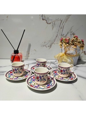 Dm Porselen Kadife Kutulu Lale 4'lü Kahve Fincan Takımı