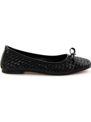 Bambi Siyah Leather Kadın Babet K01718002203