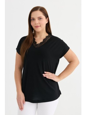 Büyük Beden Düşük Kol Yakası Dantelli Penye Bluz