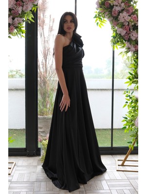 Feminist Siyah Saten Omuz Fiyonklu Abiye Elbise 1302192.01