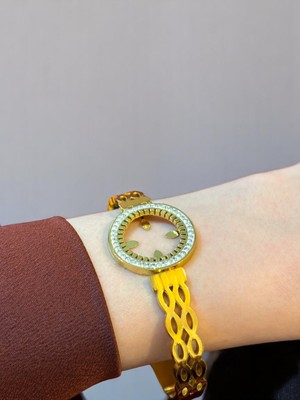 Zarif Desenli Çeyrek Yuvalı Çelik Kelepçe Bileklik