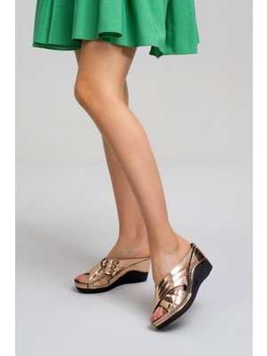 Carlaverde Carlaverde Yüksek Taban Ortopedik Kadın Terlik  Islak Topuk Yüksekliği 8 cm 170690