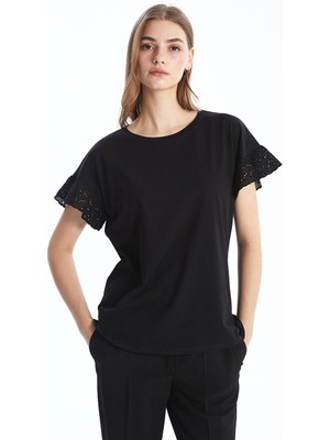 Bisiklet Yaka Dantel Detaylı Kadın Bluz