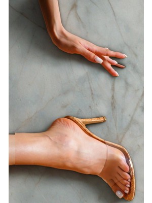 Mantar Topuklu Şeffaf Ince Bantlı Stiletto Terlik Hafif ve Zarif Yazlık Ayakkabı