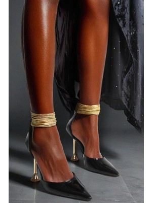 Kadın Altın Bileklikli Çan Topuklu Ayakkabı Sivri Burun Şık Model