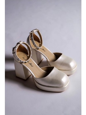 Stil Modern Kadın Taş Detaylı Alçak Topuklu Ayakkabısı Özel Tasarım Gündüz Gece Abiye Ayakkabı