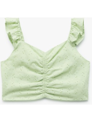 Koton Pamuklu V Yaka Büzgü Detaylı Brodeli Fırfırlı Kolsuz Crop Bluz