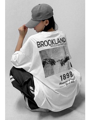 Millionaire 1898 Brooklyn Beyaz Oversize Kadın T-Shirt Grafik Desenli Pamuklu Rahat Stil