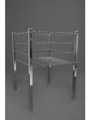 Mediterian Profil Ayaklı Havuz Sepeti, dayanıklı metal tasarımıyla kullanışlı ve şık.