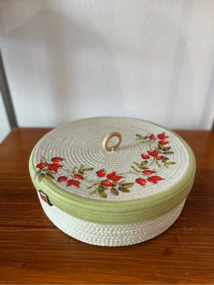 Mediterian Yeşil Örme Sepet, ev dekoruna şıklık ve fonksiyon katmak için ideal seçenek