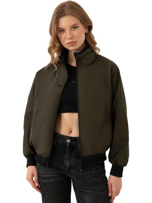 Freemen Spor Kadın Dik Yaka Su ve Rüzgar Geçirmez Oversize Crop Mevsimlik Yağmurluk Rüzgarlık