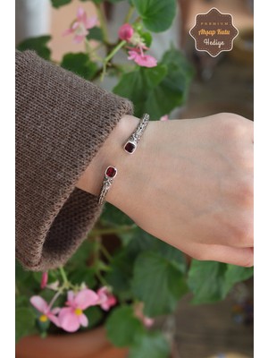 Yakut Taşlı Yöresel Işlemeli 925 Ayar Saf Gümüş Kadın Bilezik 201024056