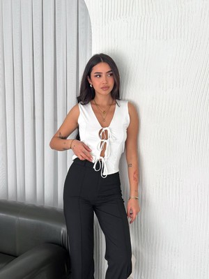 Noa Noa Önü Bağlama Detaylı Mikro Kumaşlı Crop Bluz