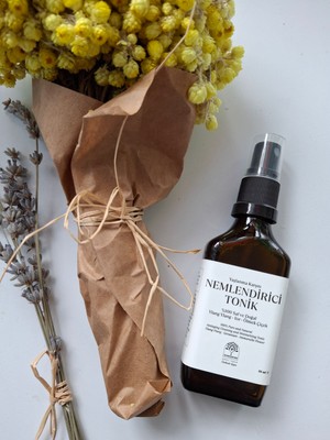 Nine&Mine Doğal Yaşam  Saf ve Cilt Temizleyici ve Nemlendirici Tonik