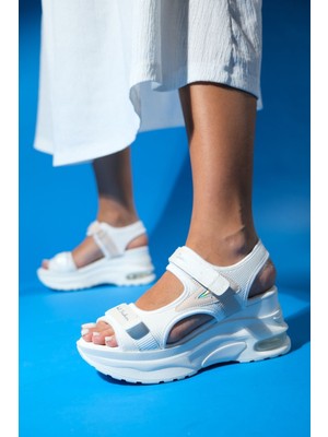 Sms 3031 Kadın Dolgu Havalı Taban Masajlı Spor Sandalet Beyaz