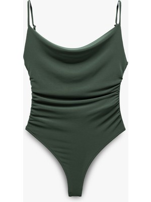 Koton Degaje Yaka Slim Fit Drapeli Askılı Çıtçıtlı Body