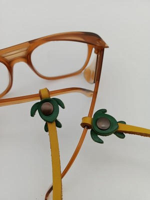 Güneş Gözlüğü Gözlük Askısı Hakiki Deri Özel Tasarım Sarı Askı Yeşil Kaplumbağa Hediye Yöresel