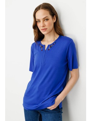 Desen Triko Kadın Açma Yaka Nakış Işlemeli T-Shirt Saks