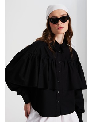 Kadın Siyah Fırfırlı Pamuk Kumaş Geniş Kesim Gömlek 29136