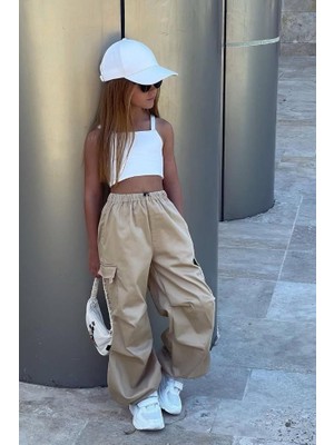 Kız Çocuk Pamuklu Bej Kargo Pantolonlu Takım - Crop Atletli