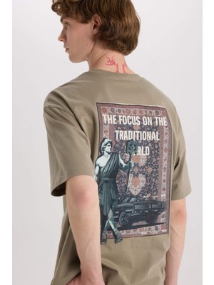 DeFacto %100 Pamuk Boxy Fit Bisiklet Yaka Sırt Baskılı Kısa Kollu Tişört E4543AX25SM