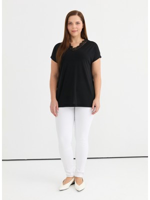 Selen V Yaka Düz Siyah Kadın Bluz 25YSL8083-BB