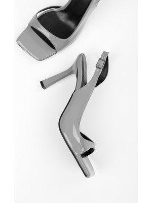 Kadın Tobian Gri Rugan Topuklu Ayakkabı