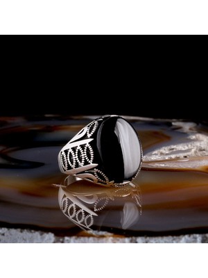 Onix Taşlı Oval Model 925 Ayar Gümüş Erkek Yüzük