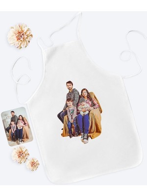 Mediterian Kişiye Özel Aile Temalı Tam Boy Beyaz Mutfak Önlüğü, Renkli ve Şık Tasarım, Pamuk Materyal