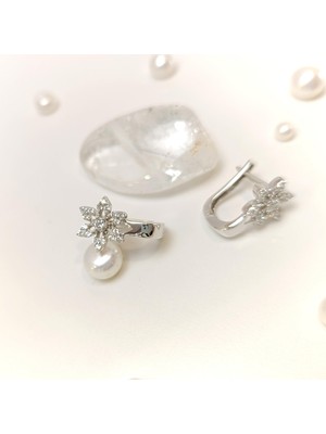 Çiçek J Küpe 14 Ayar Altın Hd Videolu