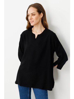 Desen Triko Kadın Yakası Kolu ve Eteği Yırtmaçlı Bluz Siyah