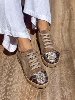Noura Taş Detaylı  Deri Kadın Sneaker