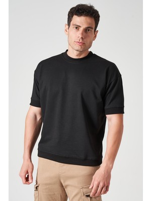 Tena Erkek Siyah Bisiklet Yaka Kol ve Etek Ribanalı Iki Ip Rahat Kalıp Tişört
