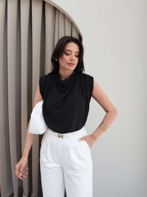 Esra Helvacı Beyaz Vatkalı Bluz