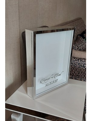 40 x 50  cm  Gümüş Pleksi Kaplı Derin Ledsiz Gül Anı Çerçevesi! Gül Kutusu