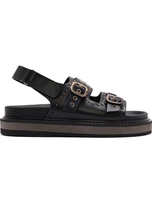 Kadın Siyah Tokalı Kalın Tabanlı Sandalet 25SFE400718