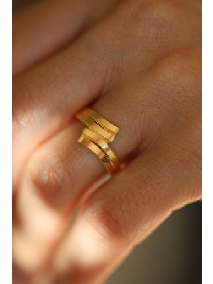 14 Ayar Altın Ajda Desenli Çapraz Yüzük