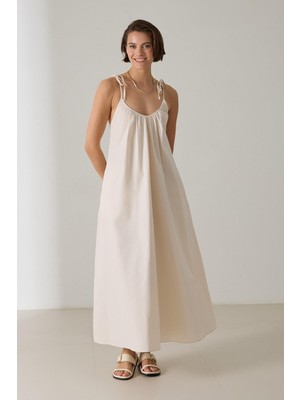 Krem Omuz Detaylı Pamuklu Rahat Kalıp Elbise