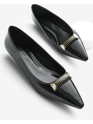 Kadın Siyah Neolit Taban Toka Detaylı Sivri Burunlu Babet