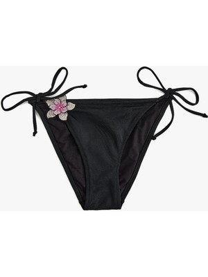 Koton Taşlı Çiçek Aksesuar Detaylı Yanları Bağlamalı Ipli Bikini Altı