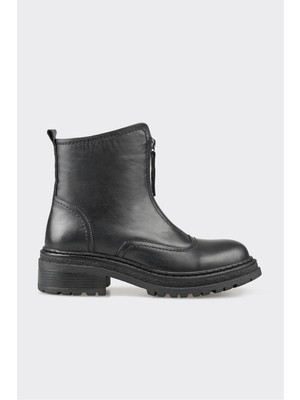 Elle Siyah Deri Kadın Günlük Bot