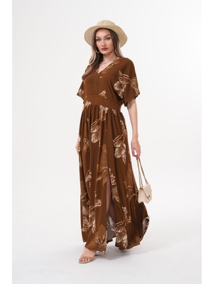 V Yaka Çiçek Desenli Yırtmaçlı Viskon Elbise