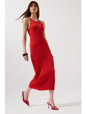 Passense Halter Yaka Zincir Aksesuarlı Çapraz Askılı Elbise