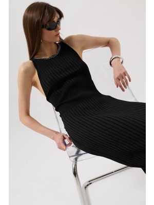 Passense Halter Yaka Zincir Aksesuarlı Çapraz Askılı Elbise