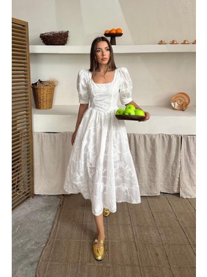 La Mode Istanbul Beyaz Balon Kollu Brode Elbise